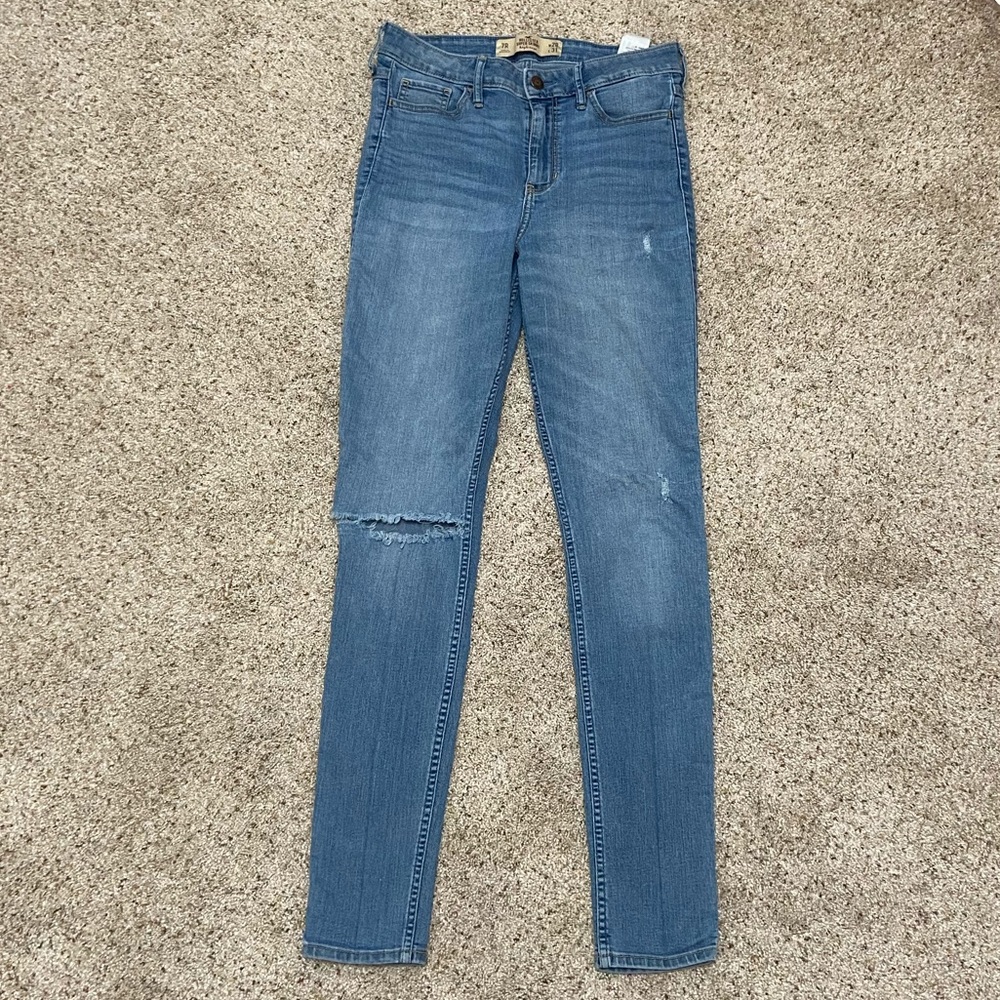 Hollister Ripped Jeans 7R